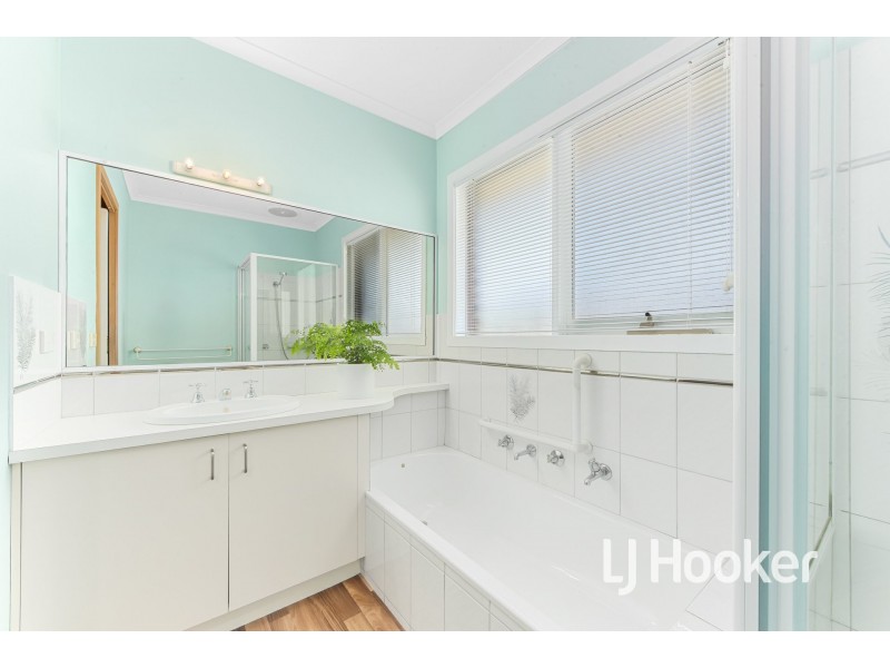 1/28A Henry Street, Pakenham VIC 3810