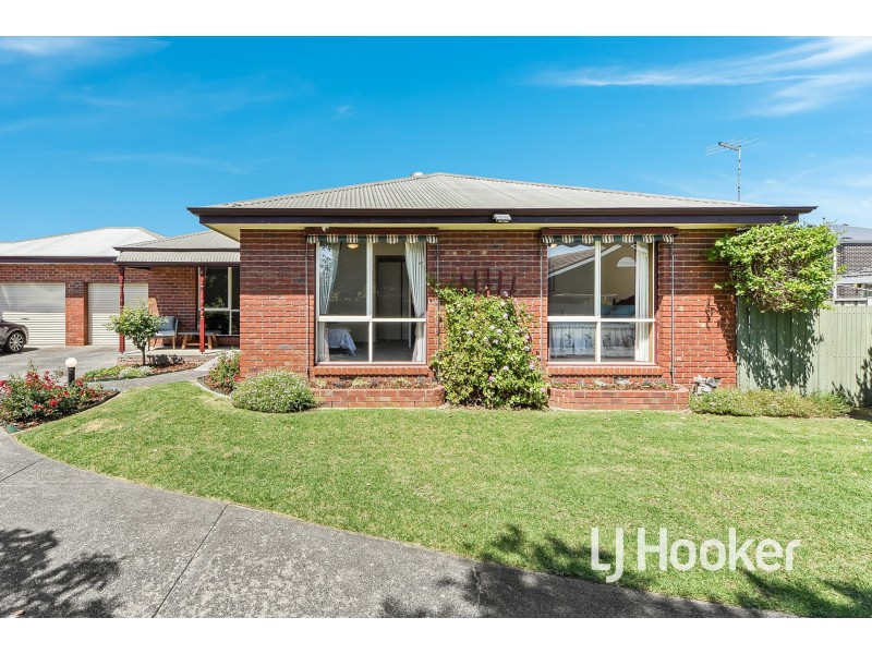 1/28A Henry Street, Pakenham VIC 3810