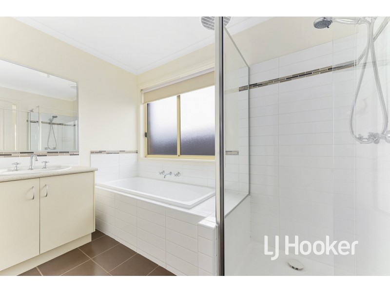 Unit 28/18 Ben Drive, Pakenham VIC 3810