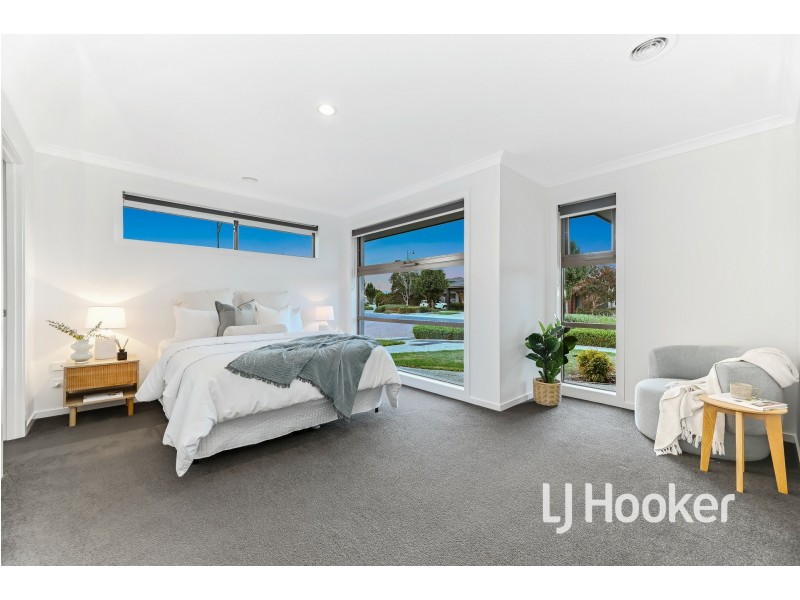 17 Caversham Drive, Pakenham VIC 3810