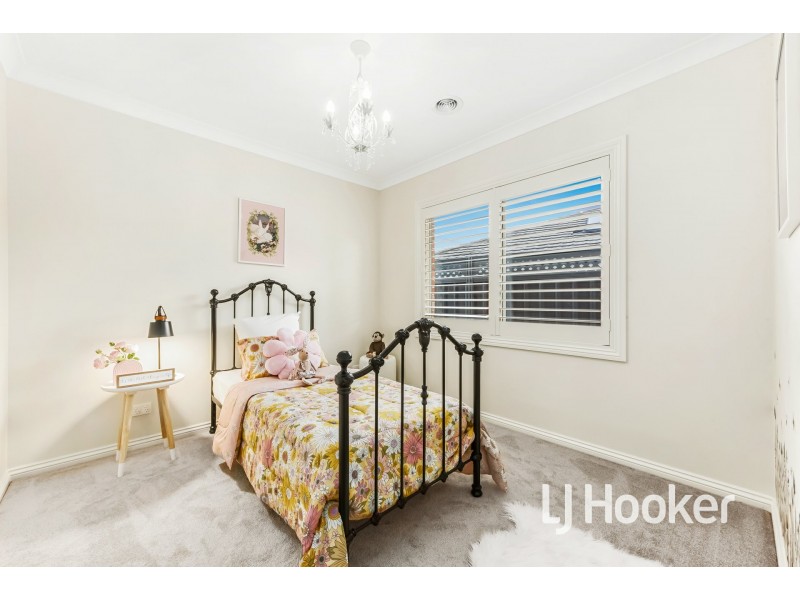 16 Illawarra Way, Pakenham VIC 3810