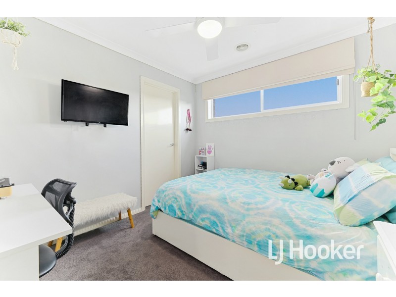 37 Britton Drive, Pakenham VIC 3810