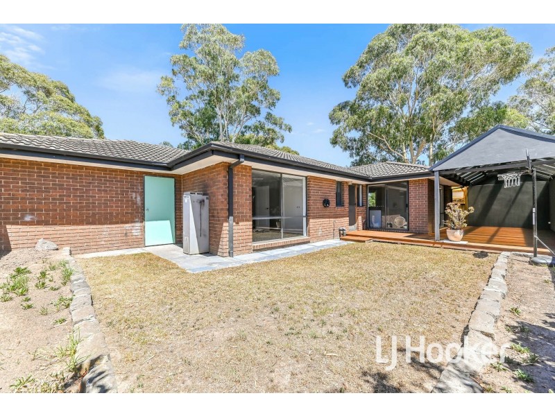 1 McMaster Court, Pakenham VIC 3810