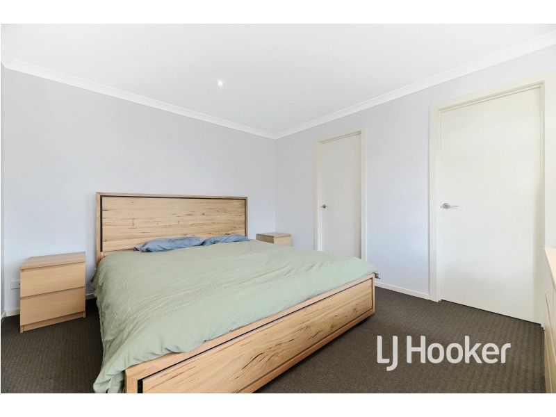 5 Macleod Circuit, Pakenham VIC 3810