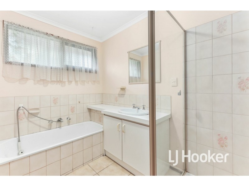 16 Eleanor Court, Pakenham VIC 3810