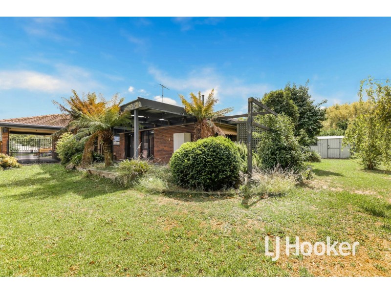 16 Eleanor Court, Pakenham VIC 3810
