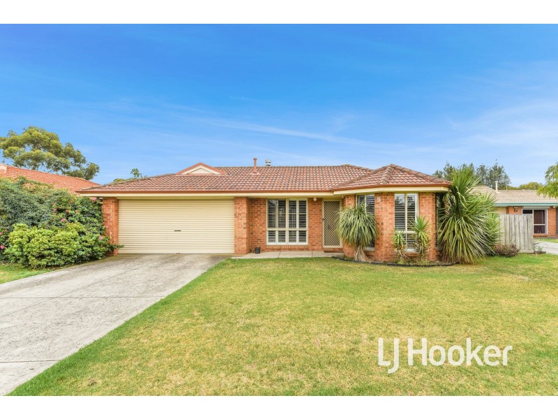 5 Mark Place, Pakenham VIC 3810