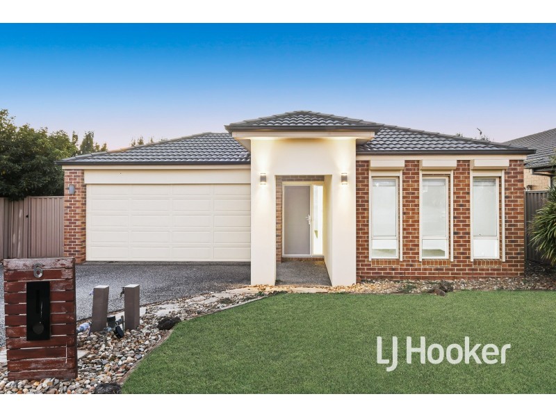 6 Hood Place, Pakenham VIC 3810