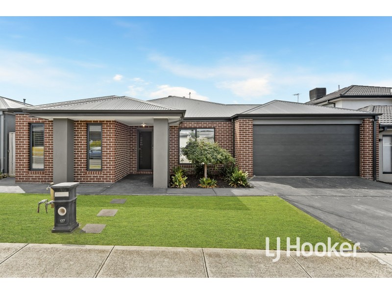 127 Moxham Drive, Clyde North VIC 3978
