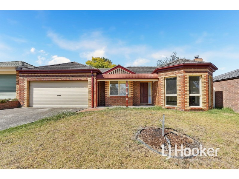 8 Samuel Close, Berwick VIC 3806