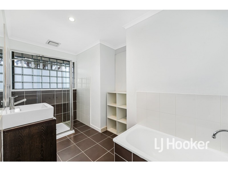 40 Gardenia Street, Pakenham VIC 3810