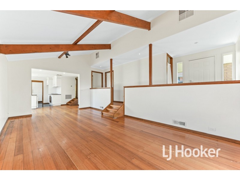 2 Irving Road, Pakenham VIC 3810