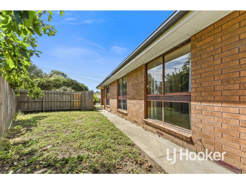 2 Irving Road, Pakenham VIC 3810
