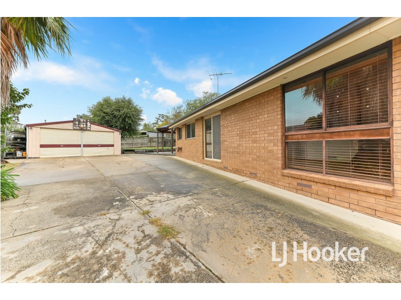 2 Irving Road, Pakenham VIC 3810