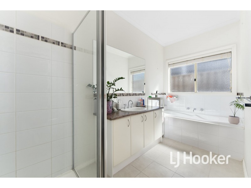 5 Sabina Road, Officer VIC 3809