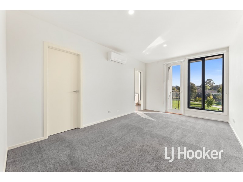 26 Hawkesbury Street, Pakenham VIC 3810