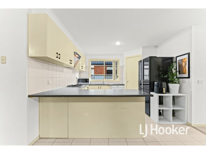 22 Wonboyn Close, Pakenham VIC 3810