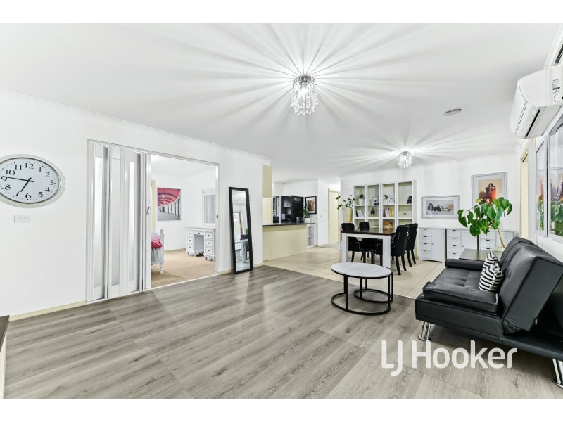 22 Wonboyn Close, Pakenham VIC 3810