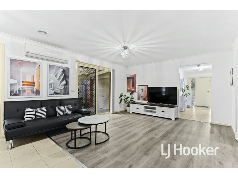 22 Wonboyn Close, Pakenham VIC 3810