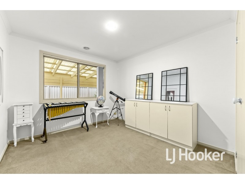 22 Wonboyn Close, Pakenham VIC 3810