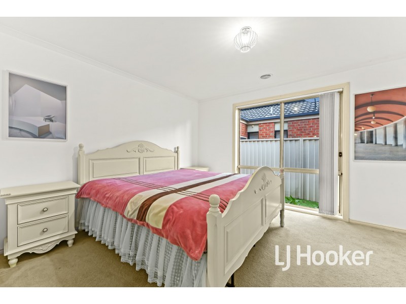 22 Wonboyn Close, Pakenham VIC 3810