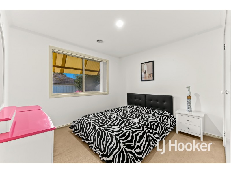 22 Wonboyn Close, Pakenham VIC 3810