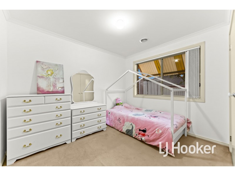 22 Wonboyn Close, Pakenham VIC 3810