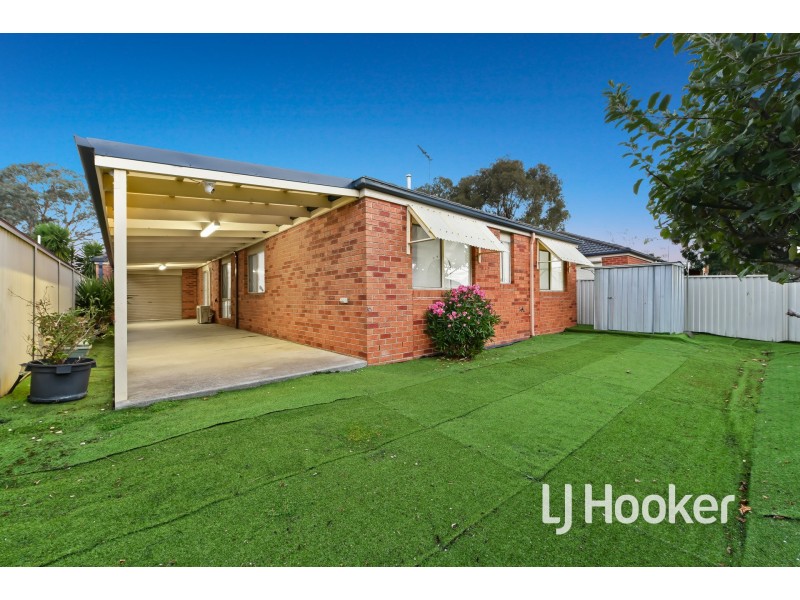 22 Wonboyn Close, Pakenham VIC 3810