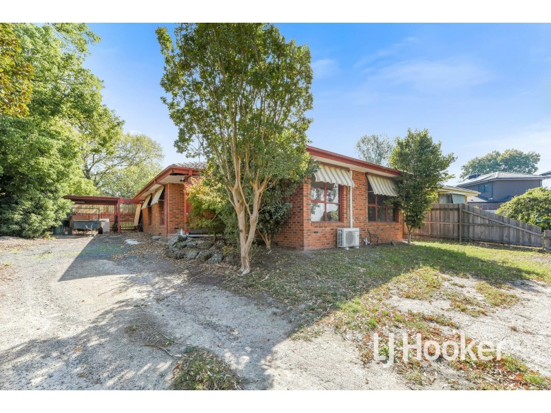 6 Highview Court, Pakenham VIC 3810