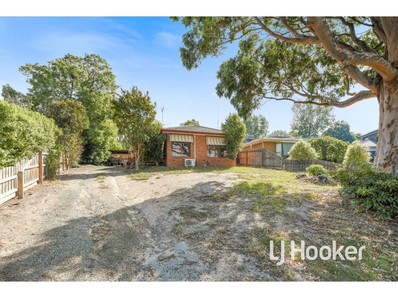 6 Highview Court, Pakenham VIC 3810