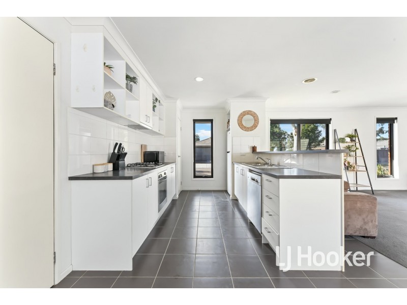 11 Verdant Avenue, Officer VIC 3809