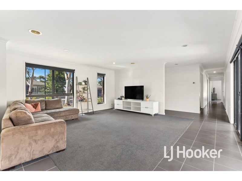 11 Verdant Avenue, Officer VIC 3809