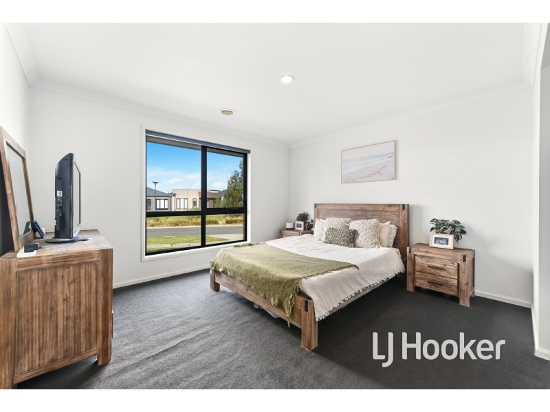 11 Verdant Avenue, Officer VIC 3809