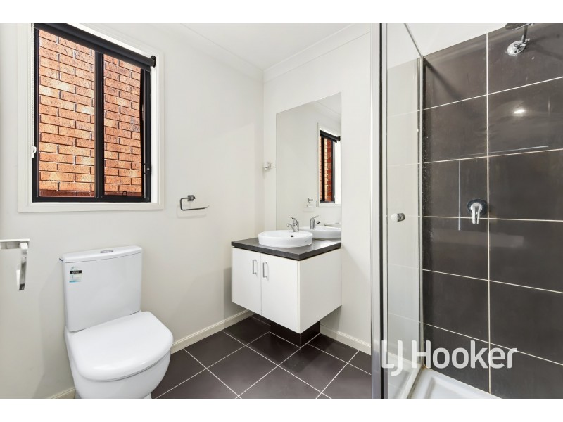 11 Verdant Avenue, Officer VIC 3809