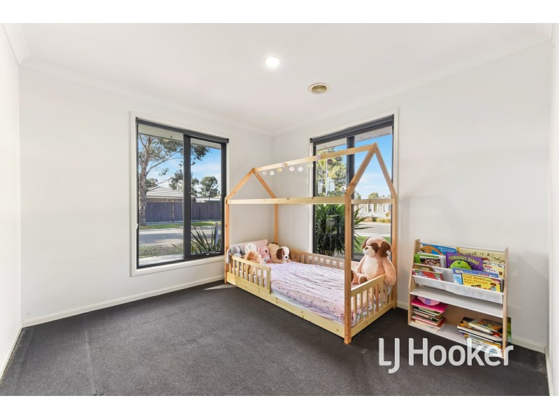 11 Verdant Avenue, Officer VIC 3809
