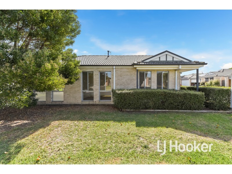 1/7 Melissa Way, Pakenham VIC 3810