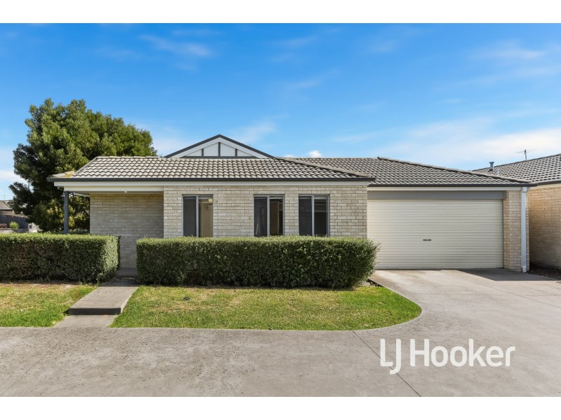 1/7 Melissa Way, Pakenham VIC 3810