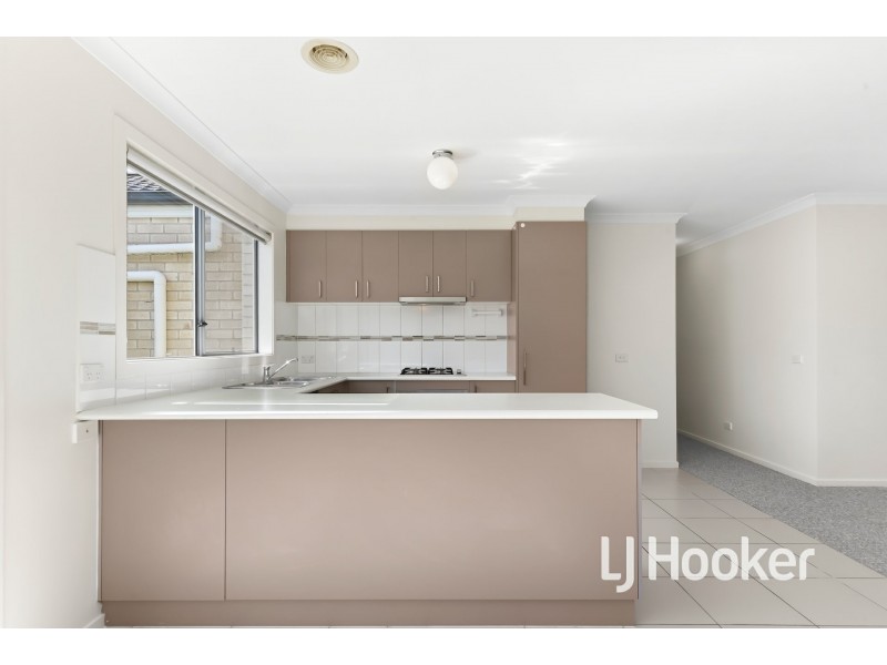 1/7 Melissa Way, Pakenham VIC 3810
