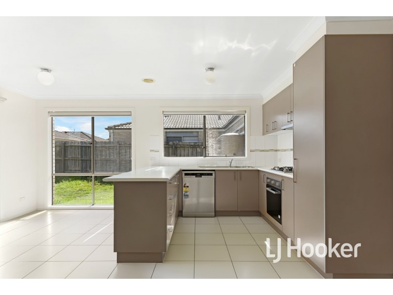 1/7 Melissa Way, Pakenham VIC 3810