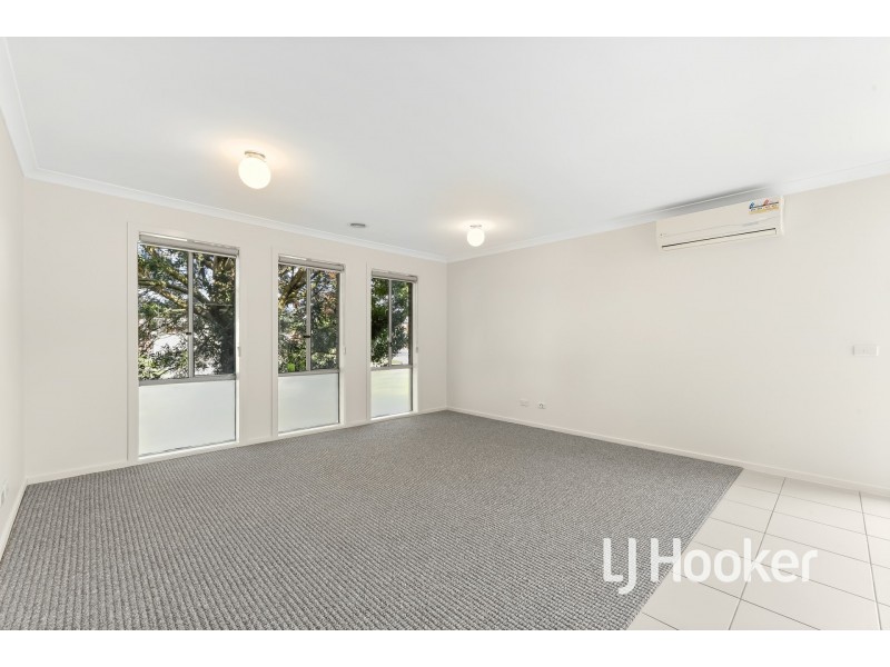 1/7 Melissa Way, Pakenham VIC 3810