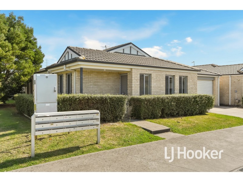 1/7 Melissa Way, Pakenham VIC 3810
