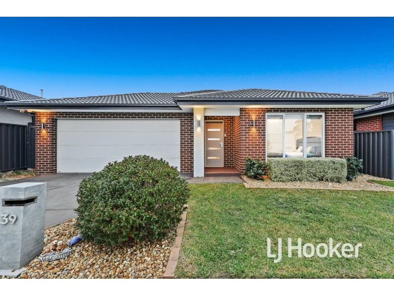 39 Zermatt Loop, Pakenham VIC 3810