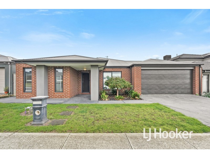 127 Moxham Drive, Clyde North VIC 3978