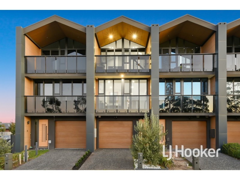16 Hawkesbury Street, Pakenham VIC 3810