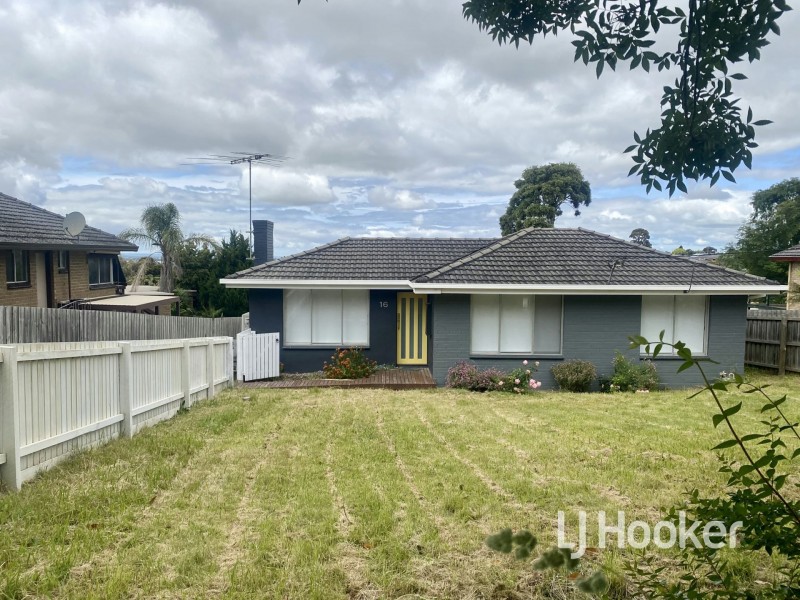 16 Gardenia Street, Pakenham VIC 3810