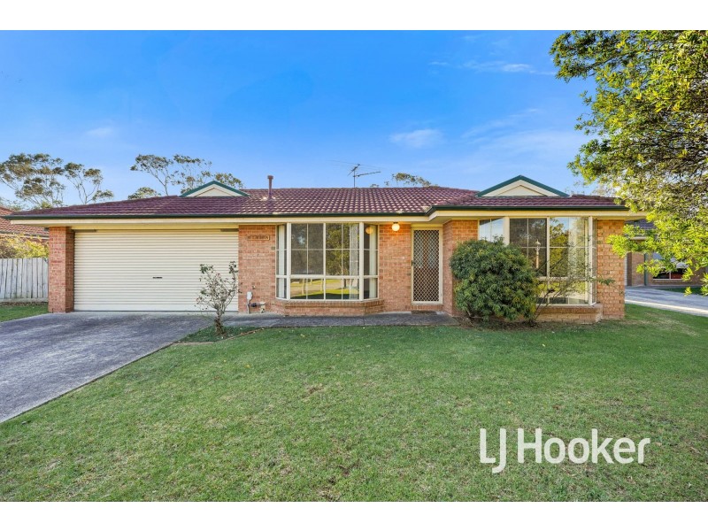 10 Lauren Square, Pakenham VIC 3810