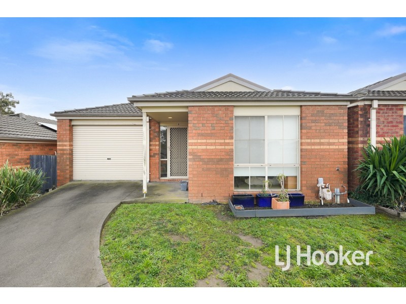 8/11 Renlik Court, Pakenham VIC 3810