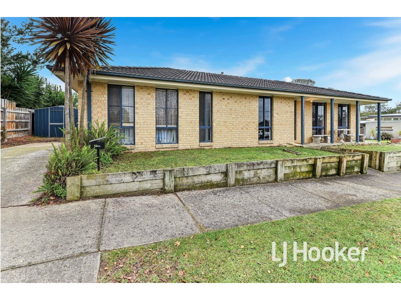 4 Ash Crescent, Pakenham VIC 3810