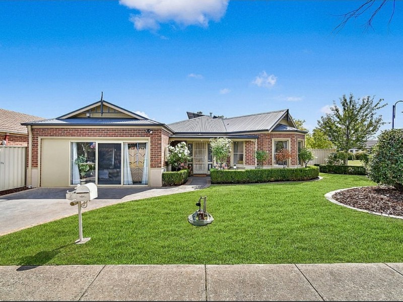 9 Iris Place, Pakenham VIC 3810