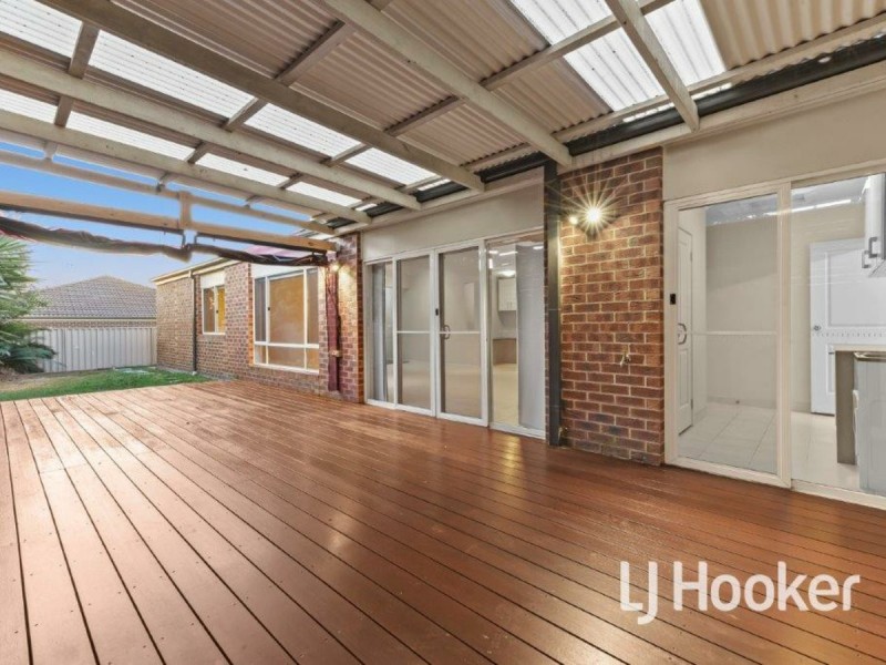 6 Hood Place, Pakenham VIC 3810
